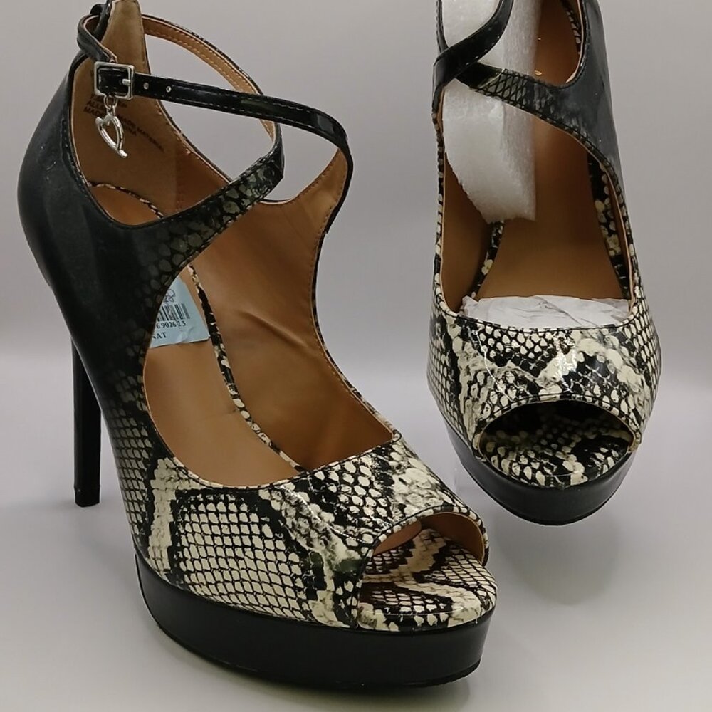 Thalia Soda Chelsie Snakeskin Heels - 7.5M